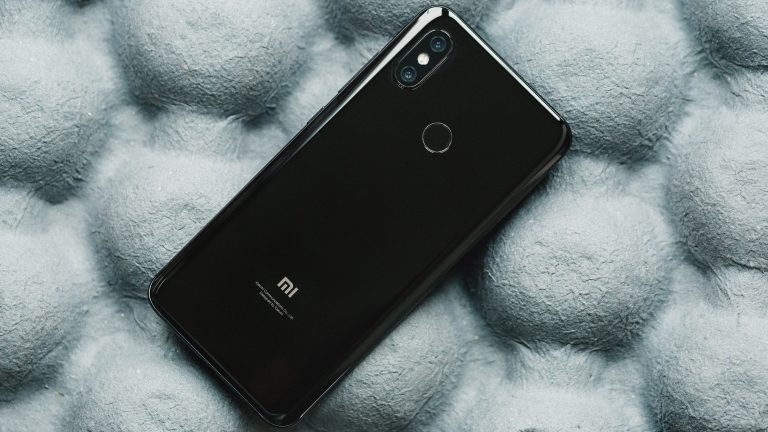 How To Install LineageOS 16 On Xiaomi Mi 8 [Official Build]
